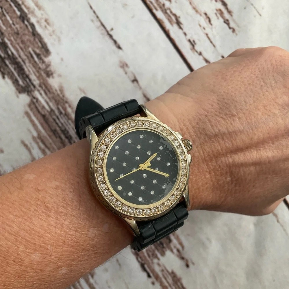 BLACK SILICONE‎ POLKA DOT FASHION WATCH